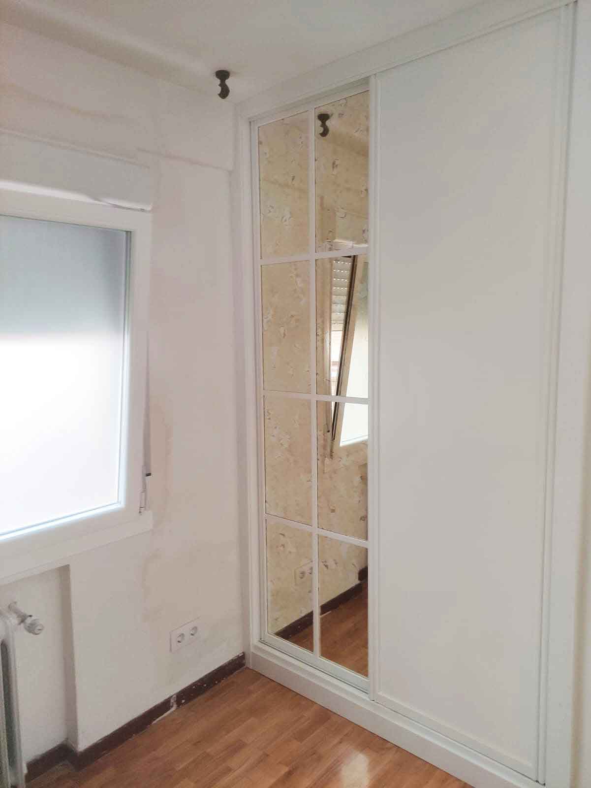 Armario empotrado a medida en Soria acabado madera